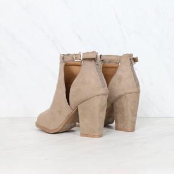 Qupid Vegan Suede Chunky Heeled Peep Toe Booties - Picture 6 of 6